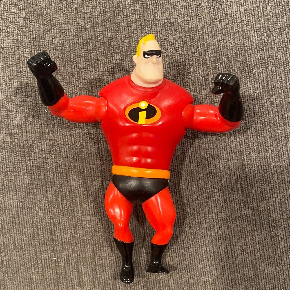 2004 Disney Incredibles McDonald’s Toy       happy meal kids toys boys boy pixar